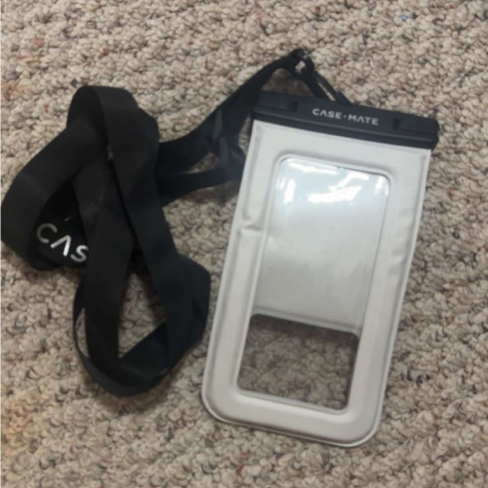 Case-Mate Waterproof Phone Pouch - Black and White